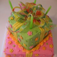 Pink Birthday Present Cake This is the second time I've made this cake for a birthday party, but with different colors. (I uploaded the first cake a few months...
