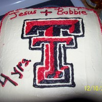 Ttu Fan's 4 Yr Wedding Anniversary This is a yellow cake and butter cream frosting, tried to do a bcft but it didn't work so had to do it by hand! Not too bad if I says...