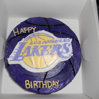 Lakers Logo Buttercream frosting airbrush with FBT(frozen buttercream transfer) logo.