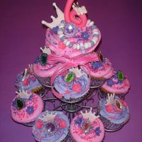 Fancy Nancy Cupcakes Fancy Nancy cupcakes for a little girl turning 6.