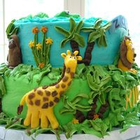 Giraffe The Giraffe whose neck fell off while assembling cake