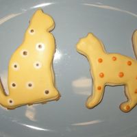 Cat Cookies Cat Cookies I donated to a local Cat rescue adoptathon. The organizers snacked on cookies while adopting out 7 kitties to forever homes!