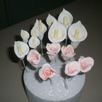 Mis Primeras Flores De Pastillaje PRACTICAS DE LIRIOS CALAS, ROSAS, EN PASTILLAJE.