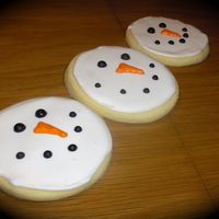 Snowman Cookies These were for my son's class party... so simple yet so cute... thanks CC! NFSC and Antonia's icing