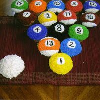Pool Balls I made these for my brother and my nephew who are huge pool players. They are done in all buttercream.