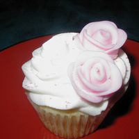 Fondant Flowers On Cupcake 