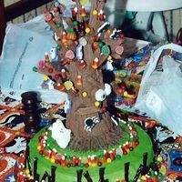 Haunted Tree I made this haunted tree for a friend's birthday.