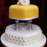 Daisy, Daisy, Give Me Your Answer, Do... Rich fruit cakes made for Christmas but didn't have time to ice. Needed the practise so knocked this up. Another photo for the...