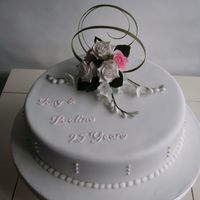 Sany0212.jpg anniversary cake with sugar flowers