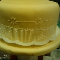 Australian Stringwork Took a class with Toba Garrett at 2009 Cake Camp in Las Vegas - cake is dummy covered in fondant, egg white royal icing, embroidery accents...