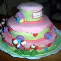 Strawberry House Decorated in Modelating paste and Glase the base maked in American Paste.