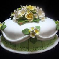 White & Green Fondant Cake 2 layers of sugarpaste