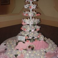 Cupcake Tree This was my first cupcake tree and has been a big hit.....! I was excited..
