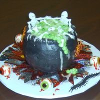 Halloween Hot Tub Here's my take on a 'bubbling' Halloween Hot Tub! I made this for a United Way fund raiser at work. Buttercream icing and...