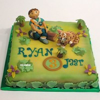 Inspired On Diego cake coverd with marsipan, the modelled sugarfigurines are also made of marsipan.fr this cake I also used my airbrush creme filling with...