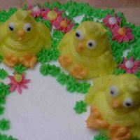 Close Up Figure Piping Chicks Here is a close up. I used a toothpick with black gel on it to do the eyes and face since the figures were so small.
