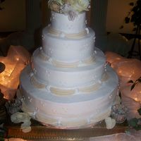 Neutral Wedding Cake 