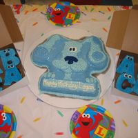 Blues_Clues_And_Cupcakes.jpg This is a Carrot Cake with Cream cheese Frosting. The frosting was way too soft to ge the definition I needed and 5 minutes out of the...