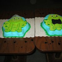 Frog Bride & Groom I made these cakes for my sister's bridal shower. She loves frogs. I sprained my wrist the day before and had to decorate them wearing...