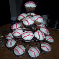 Baseball Cupcakes I made these for my sister. she had an end of the season baseball party for her sons team.