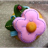 Flower Cake For Arielle 2006.3.19. 8" cake. Decorated with fondant.