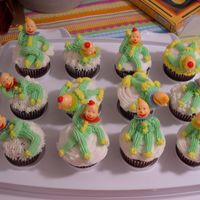 Clown Cupcakes I made these on my second night of class. They were alotta fun to make!