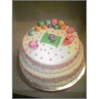 Buttercream With Fondant Bugs And Blocks 