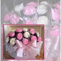 Rosette Bouquet Arrangement This is another bouquet arrangement order for a young ladies 18th birthday.Chocolate mini-cupcake with Ghirardelli chips and dipped in the...