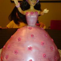 Dsc00428.jpg doll cake i made for a friend's daughter..first time making it and i had a few problems like fondant is too soft, cake taking a long...