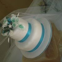 515_And_50_Anniversary_Resiz.jpg Gumpaste flowers and ribbon