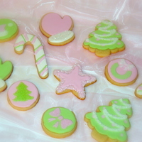 Pink And Green Christmas NFSC and Antonia74 Icing. I used stencils for the round cookies.