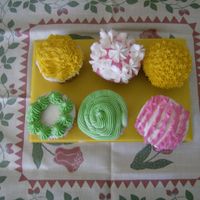 Cupcakes Anyone? Attempted to be a little more creative w/the cupcakes. I am a trad bakerr. But, time to upgrade! BC used on vanilla almond cupcakes.