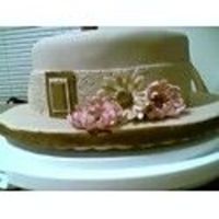 Fondant Hat final cake in class4 hat i saw in toba garrett's book ,I TRIED.