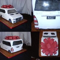 Mercedes Benz Gl450 This is a more detailed picture of the Mercedes. This was such a fun cake to make!