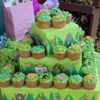 Cupcakes cupcakes for my 7 yr olds bug themed party.