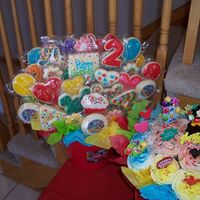 Mickey Mouse Birthday Cookie Bouquet Too much fun to make !! I tried the glaze icing, but I think I will go back to Antonia's. The colors seem to "pop" more with...