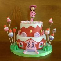 Strawberry Shortcake House For the daughter from a friend to her 6th Birthday. She loves everything with Strawberry Shortcake. The Strawberry shortcake is made from...