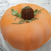 Pumpkin Cake Fondant covered bundt cakes.