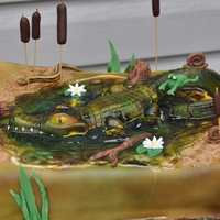 Alligator fondant alligator, airbrushed. All fondant decoration.