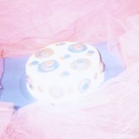 Dizzy buttercream fondant circles