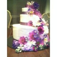 33.jpg this was my 2nd wedding cake w/fresh flowers