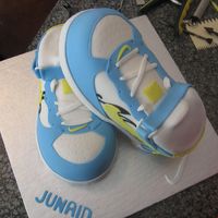 3D Nikes Customer brought in a pic of some custom made nikes stacked together, This was my cake version
