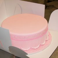 1St Cake With Australian String Work I'm back! So this is the final cake on the Australian String works, much easier than the Oriental method. My chef told me that my...