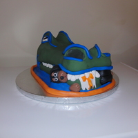 Florida Gator Eats Smokey! 