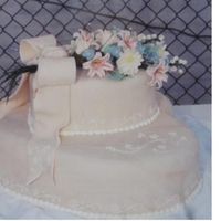 Heart Bouquet I can't believe I made this one for FREE!!! It was for a neighbor who was supossedly down and out. More like lazy freeloading....