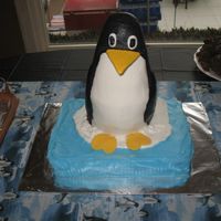 3D Penguin Cake I did this cake for a friend's going away party. She loves penguins!