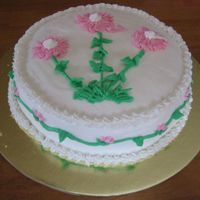 Daisy Cake This my very first attempt at decorating a cake during a buttercream class