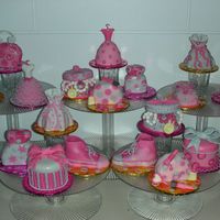 18 Mini Debutante Cakes Another 18 mini cakes for the debutante's 18 candles to blow, this time in pastel pink. (I had posted a similar theme in fuschia,...