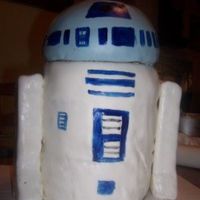 R2D2 I built this cake for my DD's 7th birthday. My DH did the decorating.