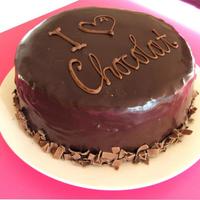 I &lt;3 Chocolate Guess what... a cake for a chocolate addict! ;)